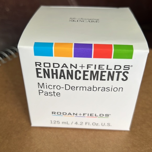 Rodan + Fields Micro-Dermabrasion Paste - Picture 2 of 5